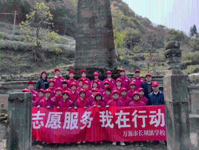 迷路的可爱男孩